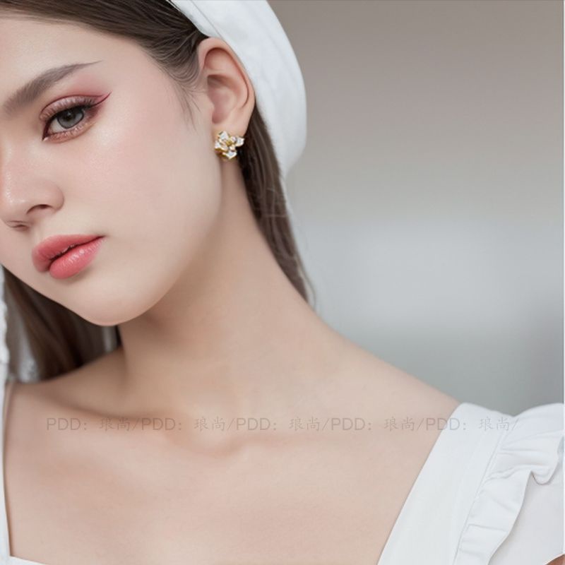 Bông Tai Hình Hoa Trà Đính Kim Cương Giả Màu Trắng Thời Trang Cao Cấp