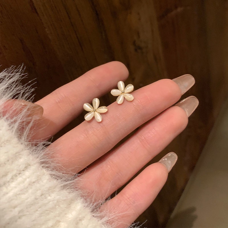 Bông Tai Hình Hoa Đính Đá opal Nhẹ Nhàng Sang Trọng Thời Trang Thu Đông 2023