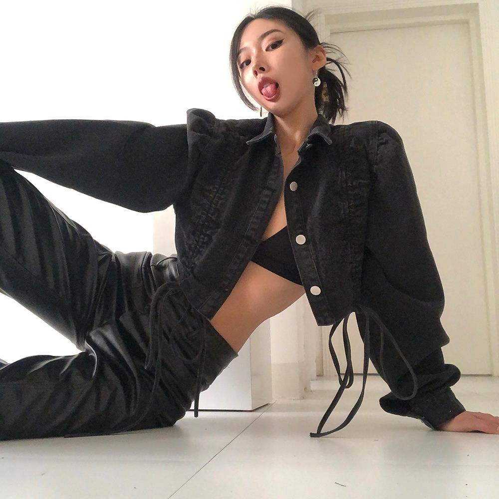 Jiashucheng Áo Khoác Denim Tay Phồng Ngắn Hở Rốn Thiết Kế Dây Rút Cổ Điển Millennium