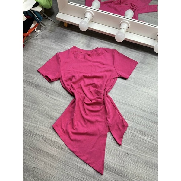 Áo Thun Tay Ngắn Kiểu Xẻ Tà Nhún Eo, Kiểu dáng thời Trang Hiện Đại, Chất Thun Borip dày dặn co giãn tốt.