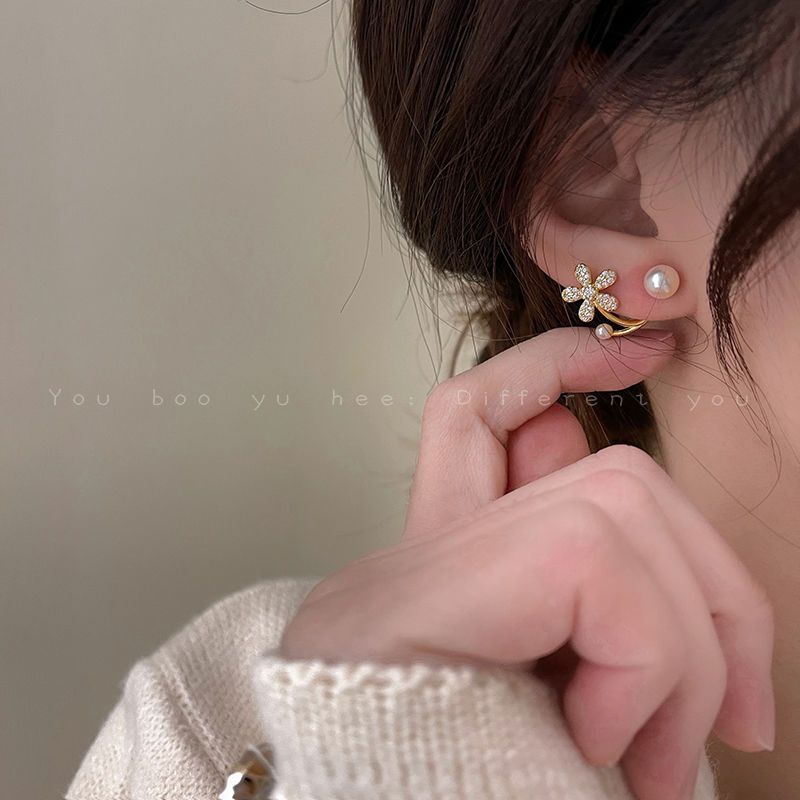 Bông Tai Mạ Bạc Hình Hoa Đính Ngọc Trai Sang Trọng Thời Trang Hàn Quốc