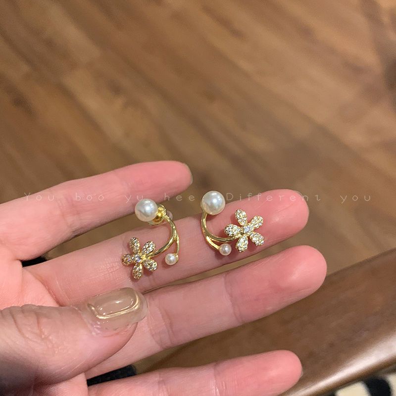 Bông Tai Mạ Bạc Hình Hoa Đính Ngọc Trai Sang Trọng Thời Trang Hàn Quốc