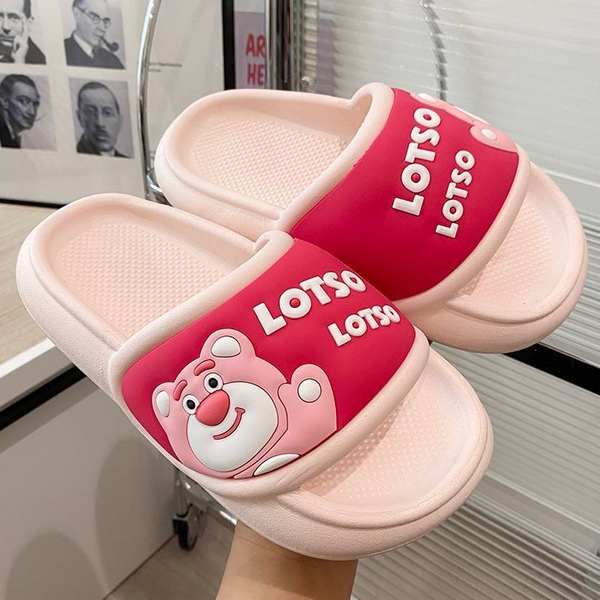 Dép bánh mì đế dày gấu dâu dễ thương