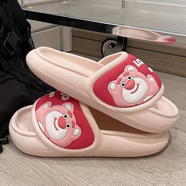 Dép bánh mì đế dày gấu dâu dễ thương