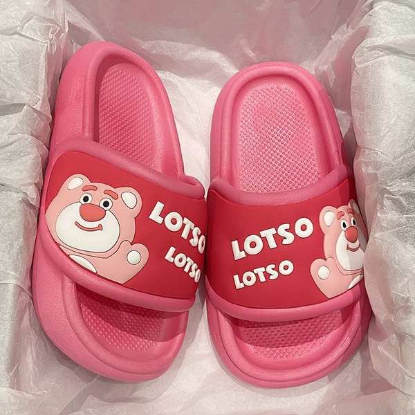 Dép bánh mì đế dày gấu dâu dễ thương