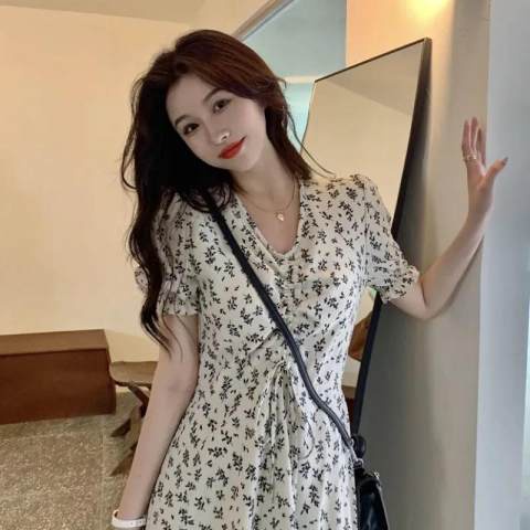 Đầm Hoa Tay Ngắn Cổ Chữ v Thời Trang Dành Cho Nữ