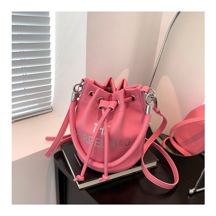 Túi Xách Nữ Hình Kẹo Da Pu Bóng Phiên Bản Hàn