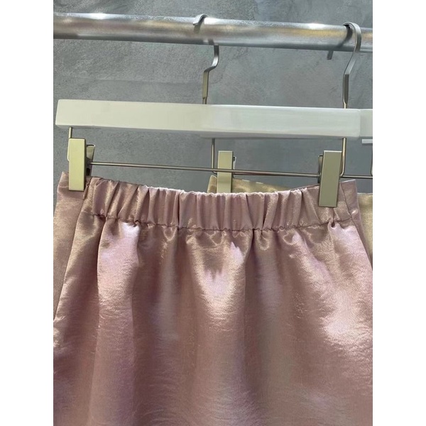 Chân Váy Satin Chữ A Ngắn Lưng Thun Màu Trơn Phong Cách Xuân Hè Mới Dễ Phối Đồ Cho Nữ