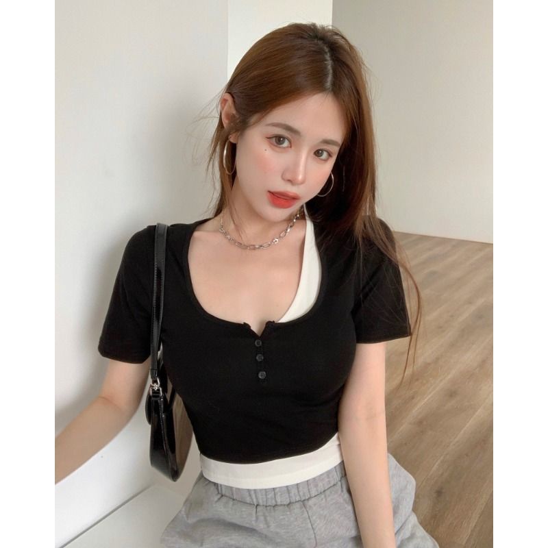 Áo Thun Ngắn Tay Giả Hai Mảnh Dáng Ôm Màu Đen Thời Trang Mùa Hè 2022 Cho Nữ