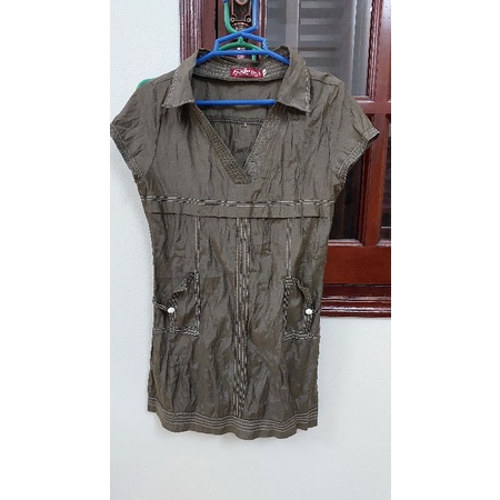 Áo sơ mi nữ size XS.