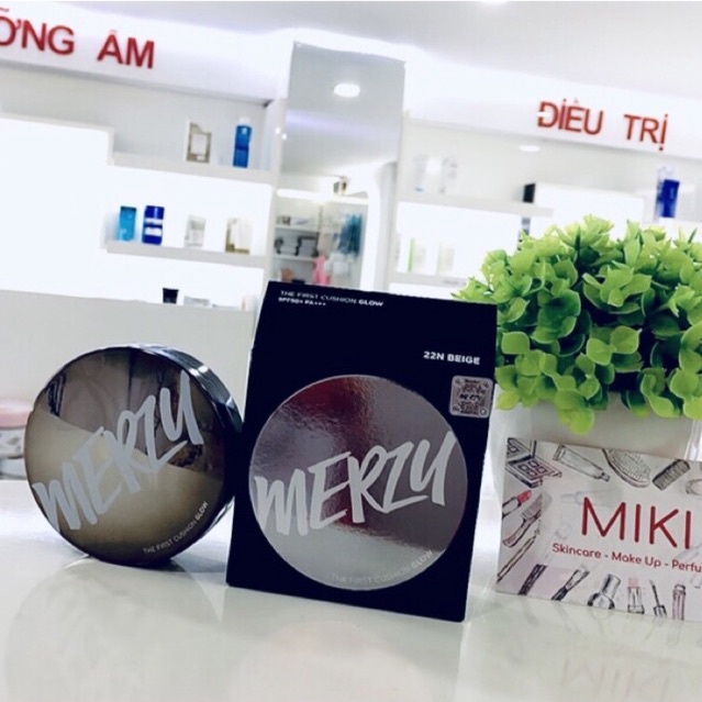 Phần Nước Merzy The First Cushion Glow Căng Bóng Lâu Trôi Phát Sáng Cho da Khô