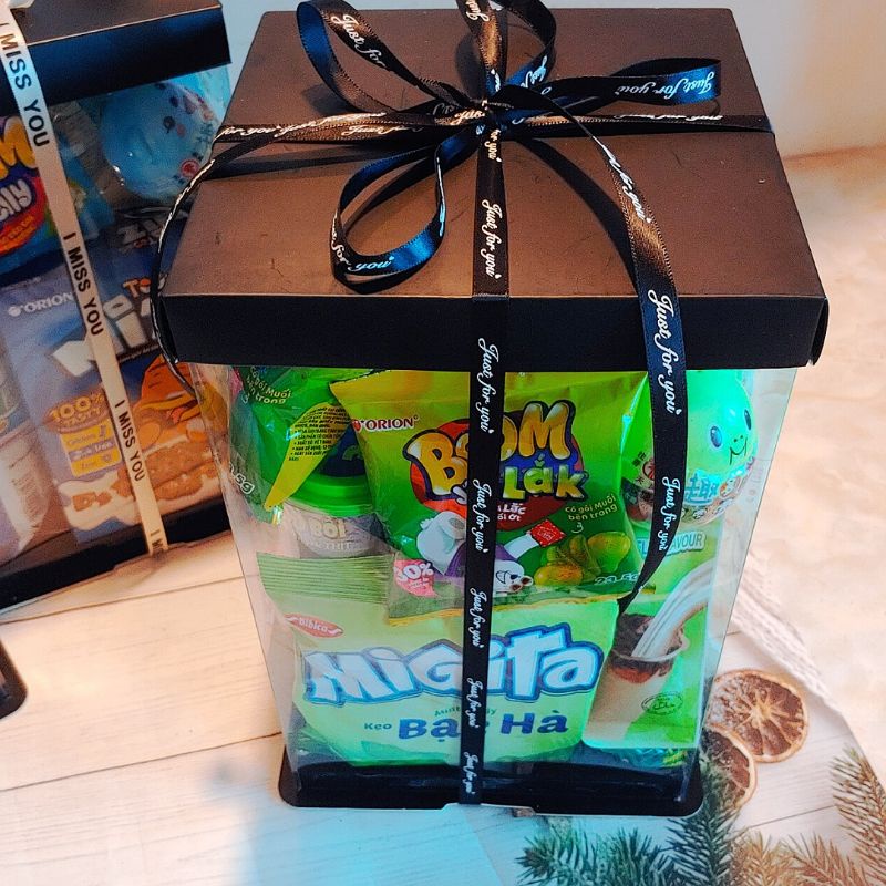 Quà sinh nhật, Hộp quà bánh kẹo trong suốt tặng người yêu hoặc làm quà 1/6