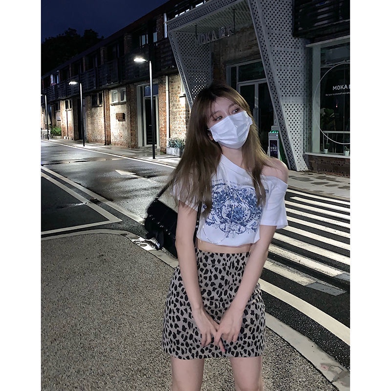 Áo Thun Dáng Rộng Hở Vai In Họa Tiết Thời Trang Mùa Hè Kiểu Mới Cho Nữ