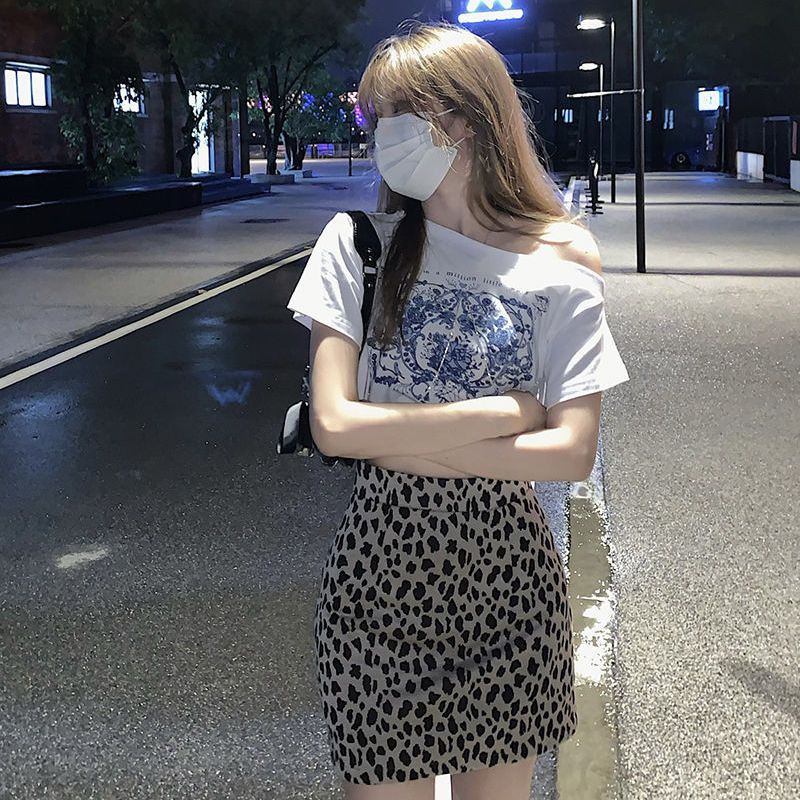 Áo Thun Dáng Rộng Hở Vai In Họa Tiết Thời Trang Mùa Hè Kiểu Mới Cho Nữ