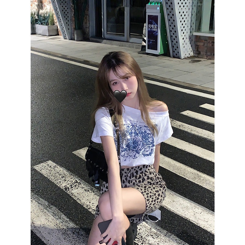 Áo Thun Dáng Rộng Hở Vai In Họa Tiết Thời Trang Mùa Hè Kiểu Mới Cho Nữ