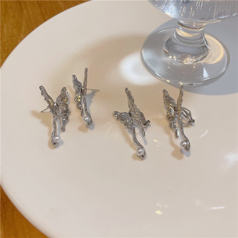 Khuyên tai kẹp không bấm lỗ chốt cố định K367 bằng hợp kim mạ bạc hình cánh bướm đính hạt dáng midi bigsize Leous