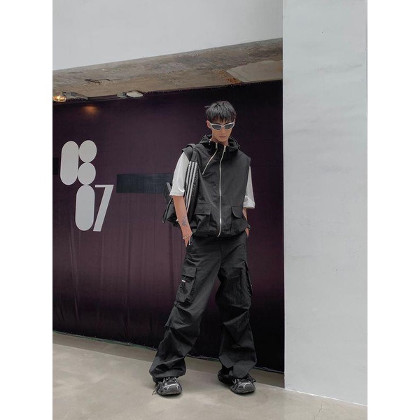 Set Áo Thun Sát Nách Có Nón Và Quần Dài Dáng Rộng Phối Khóa Kéo Thời Trang Cá Tính Cho Nam