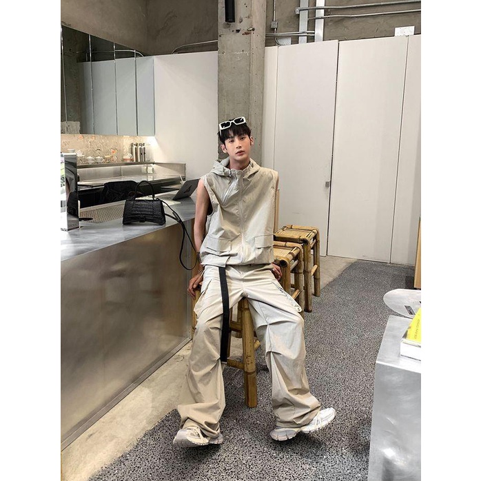 Set Áo Thun Sát Nách Có Nón Và Quần Dài Dáng Rộng Phối Khóa Kéo Thời Trang Cá Tính Cho Nam