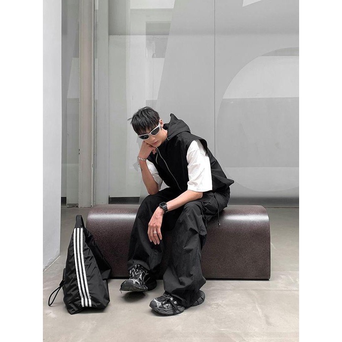 Set Áo Thun Sát Nách Có Nón Và Quần Dài Dáng Rộng Phối Khóa Kéo Thời Trang Cá Tính Cho Nam