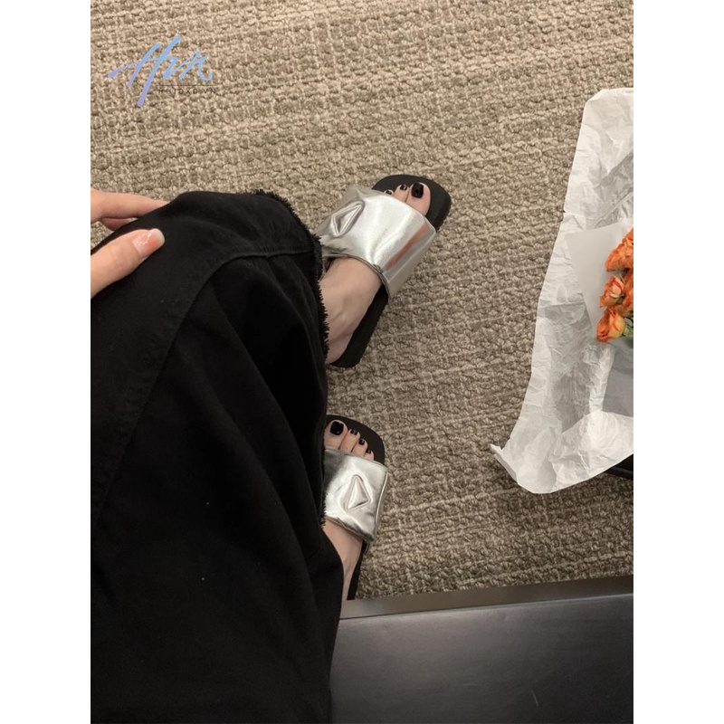 Sandal Đế Dày Cao Cấp Thời Trang Dành Cho Nữ