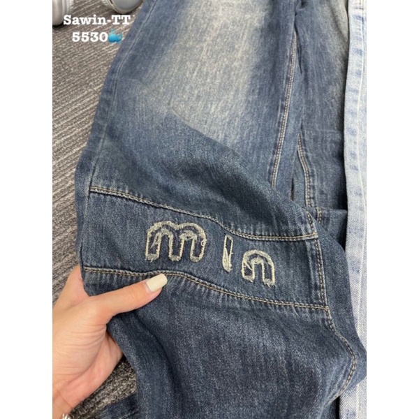 Quần jeans suông chữ M hàng QCL1
