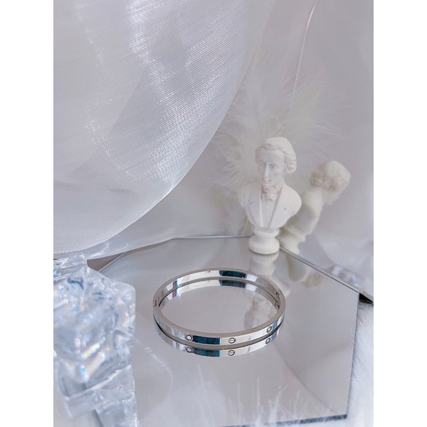 Vòng tay titan bản mỏng có đá full box