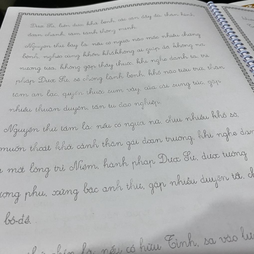 Tặng Viết, Vở Chép Kinh Dược Sư Lưu Ly Quang Vương Phật Bìa Lò Xo Đẹp - Hai Mẫu tamlinhvanhoaphamphatgiao