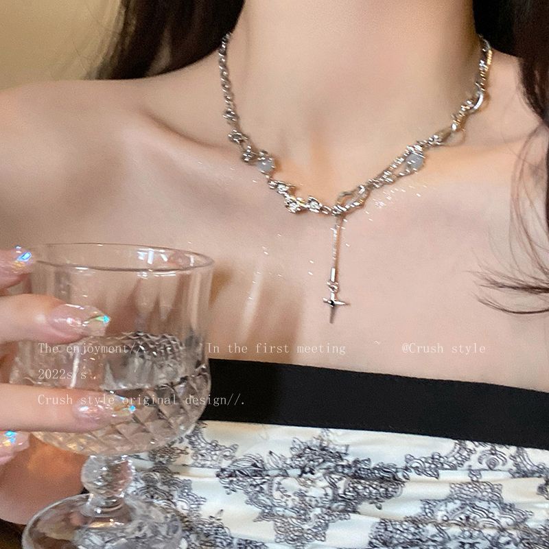 Vòng cổ Đính Đá Mặt Trăng Màu Trắng Thời Trang Mùa Hè Cho Nữ