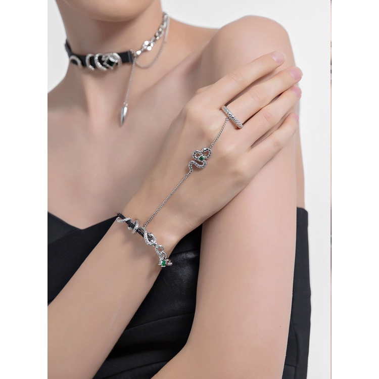 Vòng cổ Da Rắn Khâu Nhẹ Nhàng Cá Tính Cho Nữ