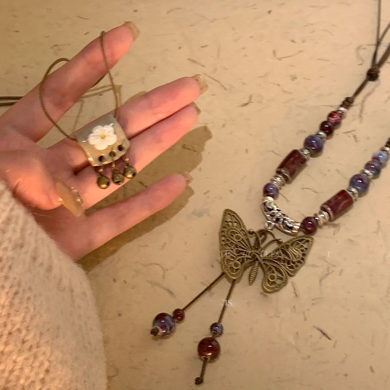 Vòng cổ Mặt Hình Bướm Phong Cách Dân Tộc Cổ Điển Cho Nữ