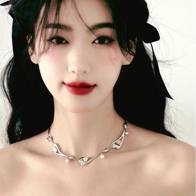 Vòng cổ Mặt Hình Trái Tim Đính Ngọc Trai Thời Trang Cho Nữ