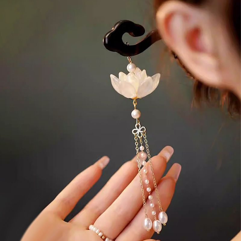 Trâm Cài Tóc Bằng Gỗ Đính Tua Rua Thời Trang