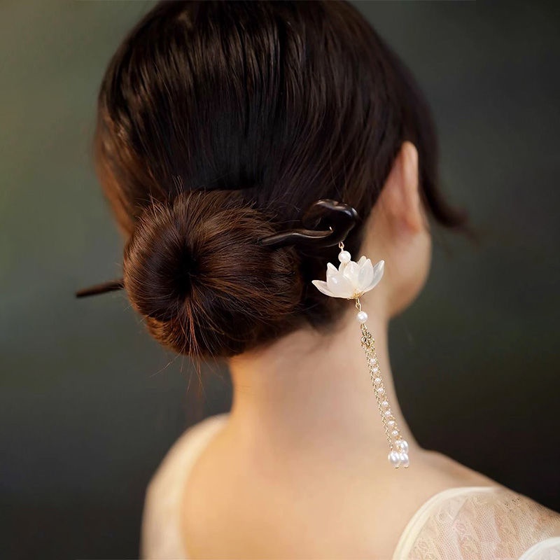 Trâm Cài Tóc Bằng Gỗ Đính Tua Rua Thời Trang