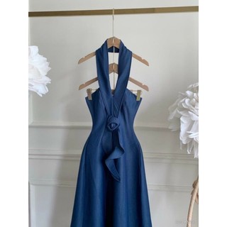 Đầm jean hở lưng gắn bông