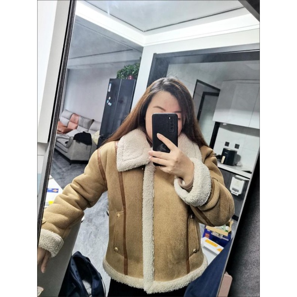 Áo Khoác Da Lộn Be Kem Lông Cừu Chần Bông Khóa Kéo Đính Cúc Thời Trang