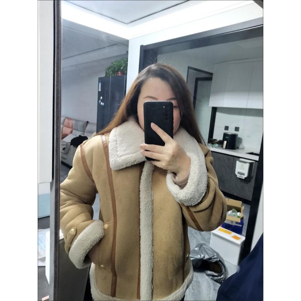 Áo Khoác Da Lộn Be Kem Lông Cừu Chần Bông Khóa Kéo Đính Cúc Thời Trang