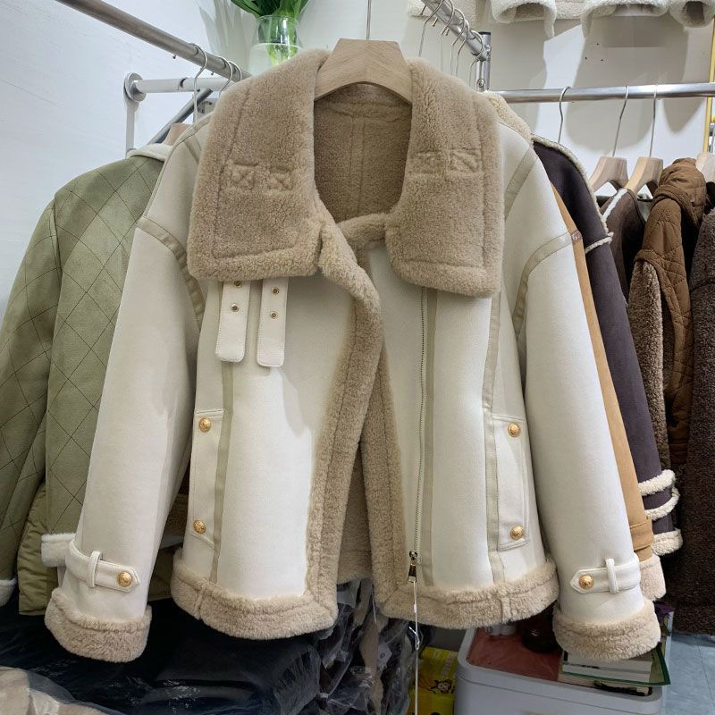 Áo Khoác Da Lộn Be Kem Lông Cừu Chần Bông Khóa Kéo Đính Cúc Thời Trang