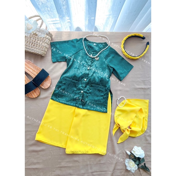 Bộ bà ba cho bé gái chất gấm cao cấp tặng kèm khăn