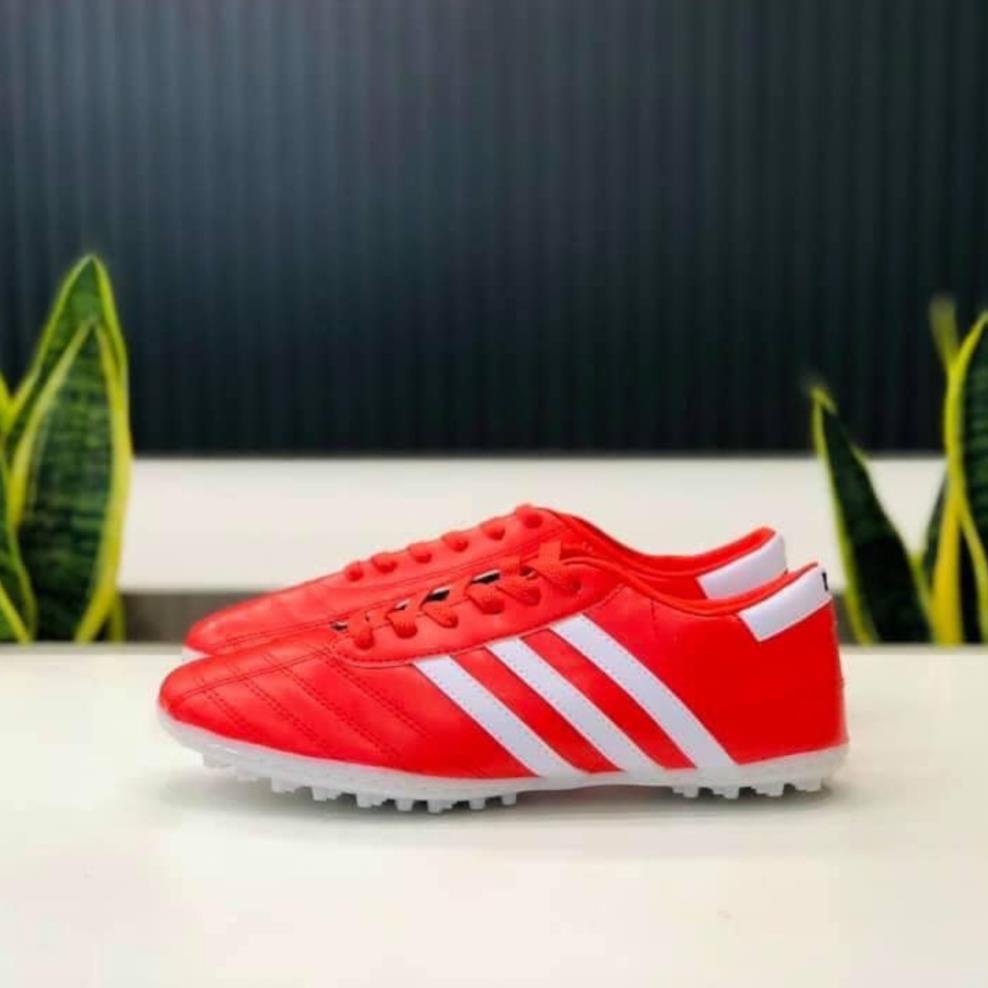 Giày Đá Bóng Trẻ Em Wika 3 Sọc Chính Hãng Dành Cho Sân Cỏ Nhân Tạo, Chất Liệu Từ Da Pu Đã Khâu Full Đế