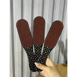 Chà gót chân cán gỗ hai mặt