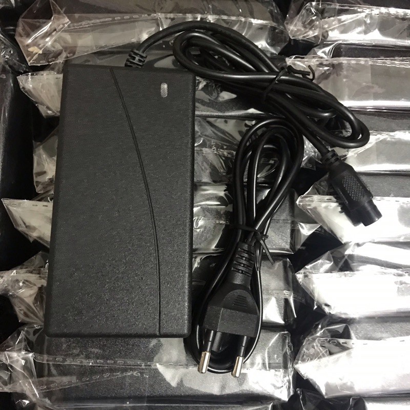 Sạc Xe Điện Cân Bằng, Xe Drift 3 Bánh 42v, 2A , Chấu 3 Chân, Đèn Báo Đầy