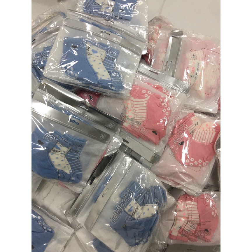 Set 3 Đôi vớ tất chống trượt MOMDAD cho bé