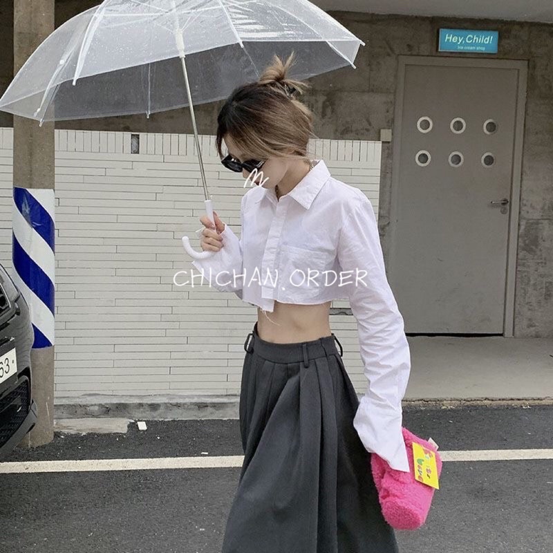 Áo sơ mi trắng dài tay crotop vải thô vạt lệch + chân váy dáng dài