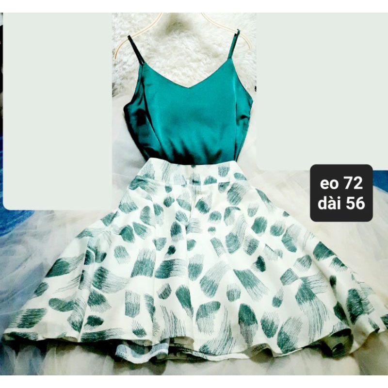 Set/Bộ Áo vs chân váy xanh, size M-L, mới 95%