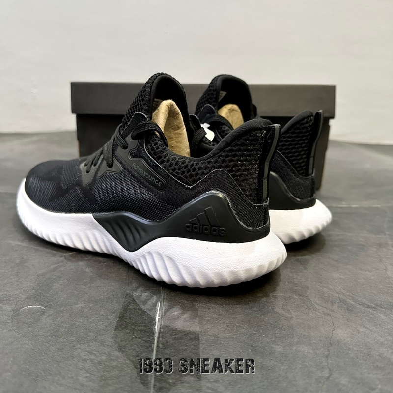 Giày thể thao AB18 Đen Trắng Tiêu Chuẩn