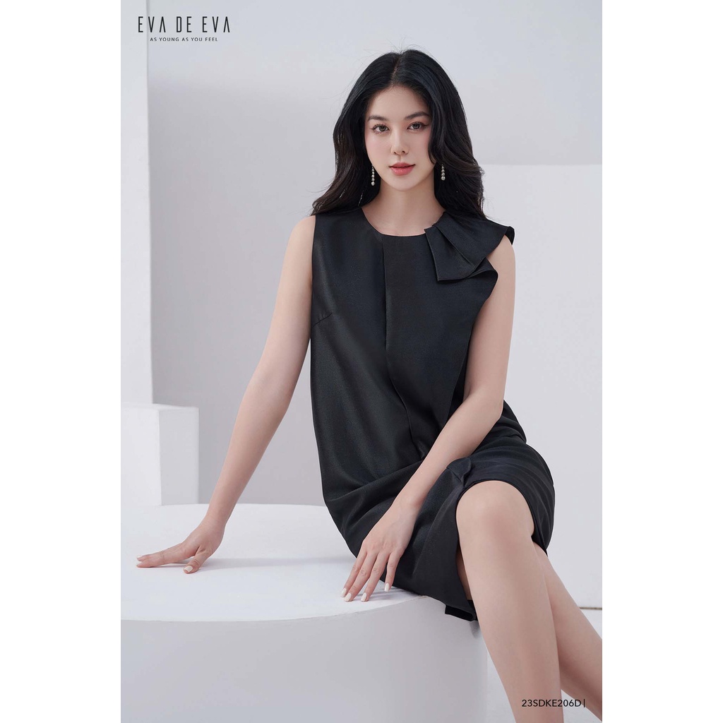 Đầm tafta đen, sát nách dáng A Eva de Eva 23SDKE206D