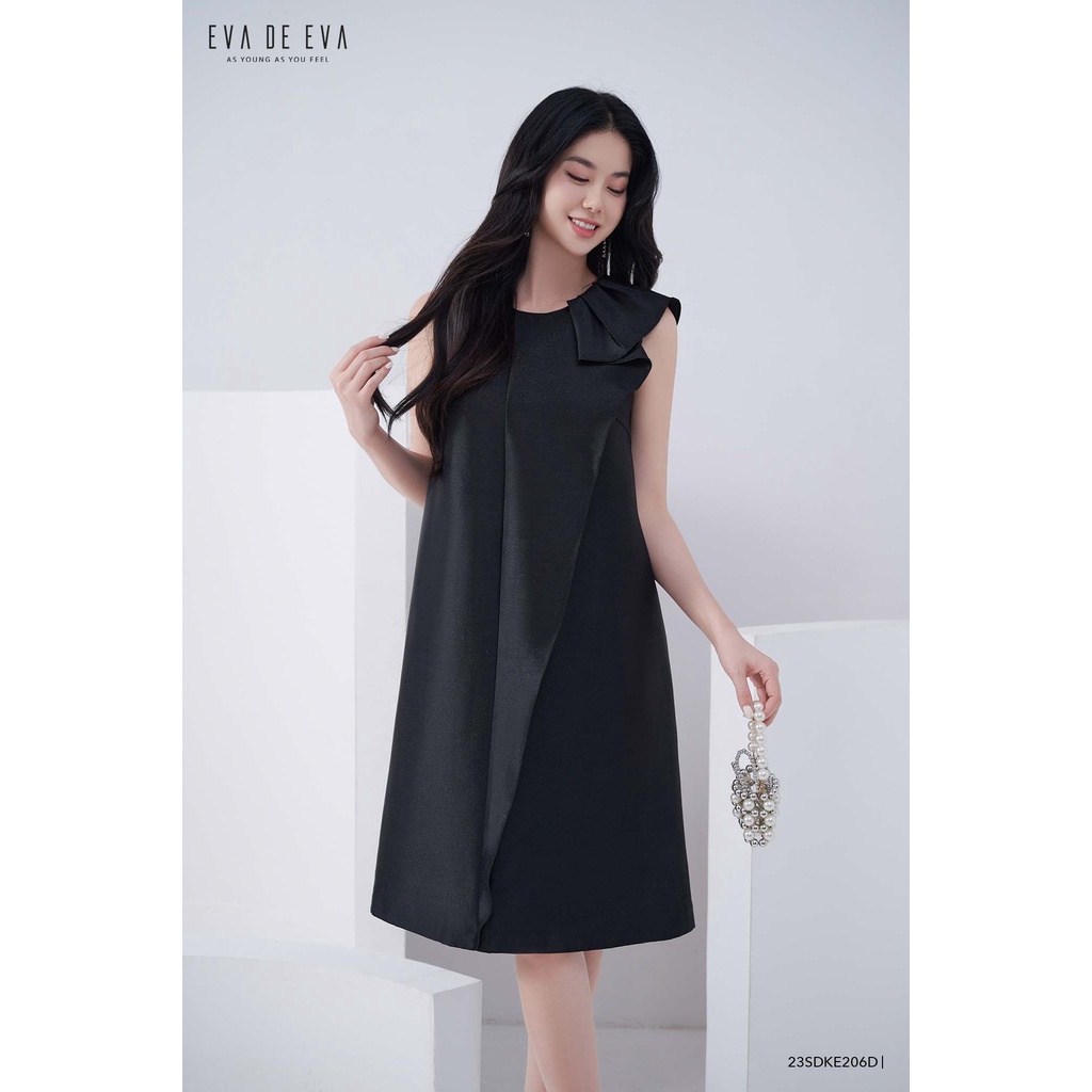 Đầm tafta đen, sát nách dáng A Eva de Eva 23SDKE206D