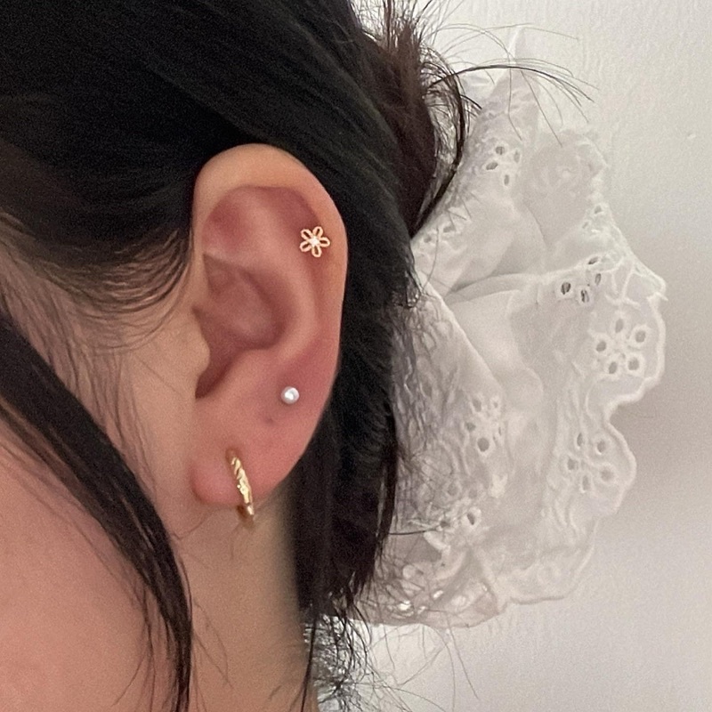 Khuyên tai hoa nạm đá chốt bi vặn