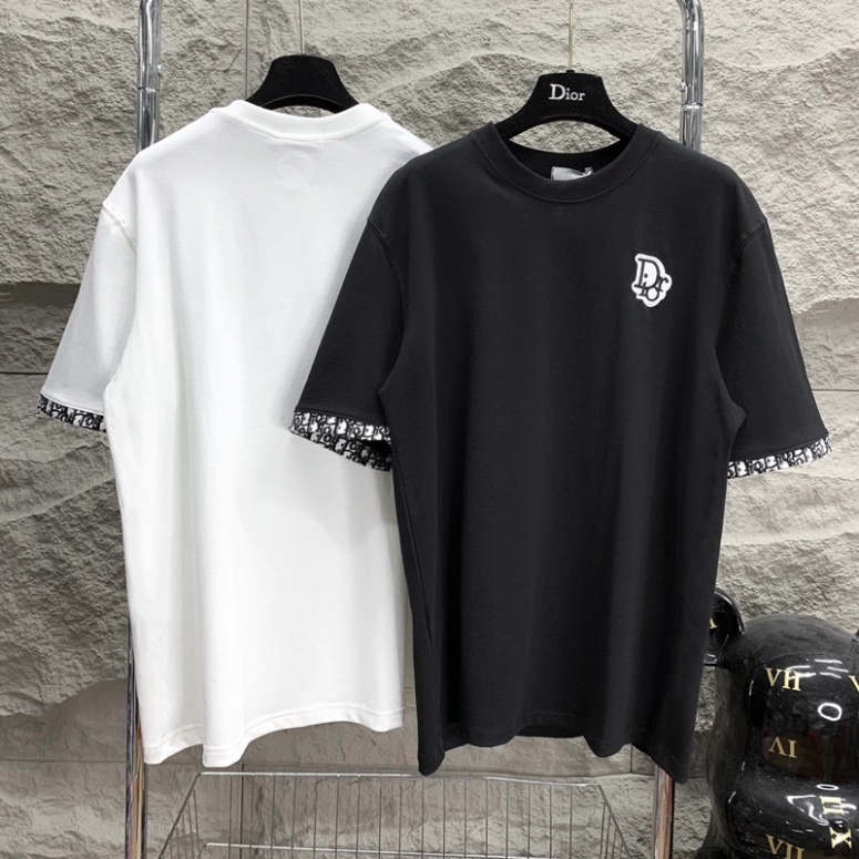 Áo phông giới tính Premium Cotton thêu chữ CD ngực phối bo ống tay dệt chữ thổ cẩm monogram tiện lợi basic