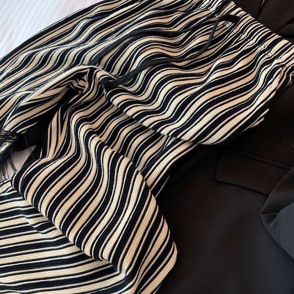 Quần Lụa Lạnh Mỏng Ống Rộng Lưng Cao Họa Tiết Kẻ Sọc Trắng Đen Thời Trang Mùa Hè Cho Nữ